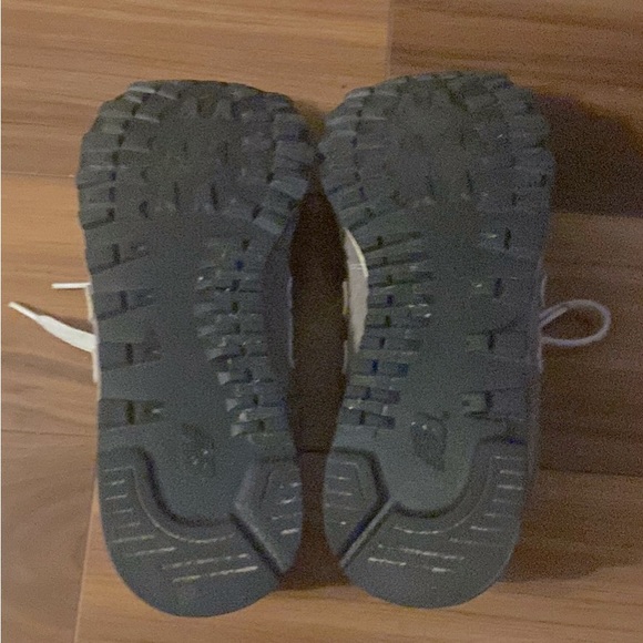 New Balance tennis shoes Size 8 GUC - Picture 4 of 4